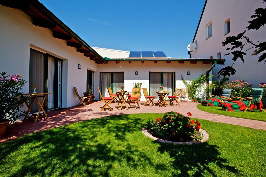 Gastehaus Samira Hotel พูร์บาค อัม นอยซีดเลอร์เซ ภายนอก รูปภาพ